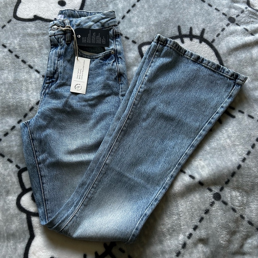 Forever21 high rise flare jeans never worn